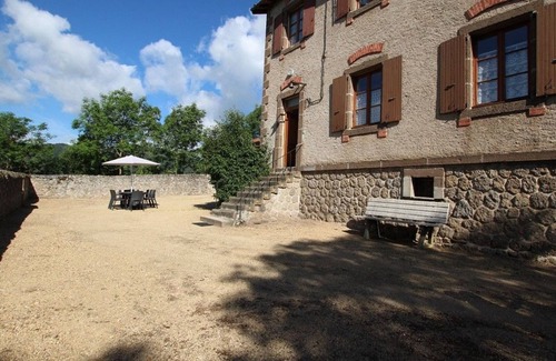 Saint-Privat-d'Allier Cottage | Gite Saint-Privat-d'Allier, 4 bedrooms, 7 persons