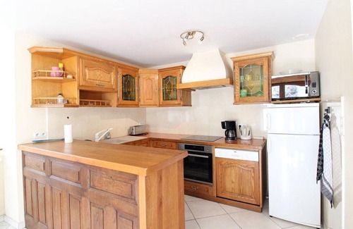 Saint-Paul-de-Salers Cottage | Gite Saint-Paul-de-Salers, 4 bedrooms, 8 persons