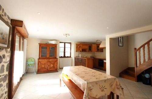 Saint-Paul-de-Salers Cottage | Gite Saint-Paul-de-Salers, 4 bedrooms, 8 persons