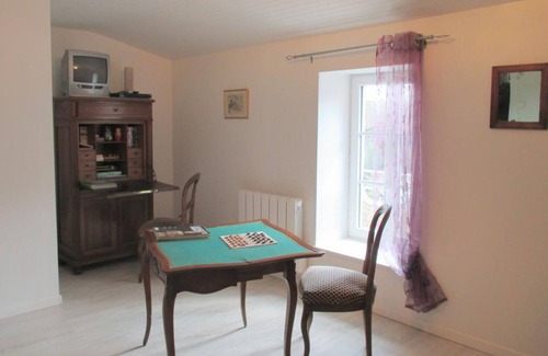 Saint-Priest-d'Andelot Cottage | Gite Saint-Priest-d'Andelot, 2 bedrooms, 4 persons