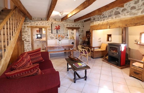 Sansac-Veinazes Cottage | Gite Sansac-Veinazès, 2 bedrooms, 4 persons