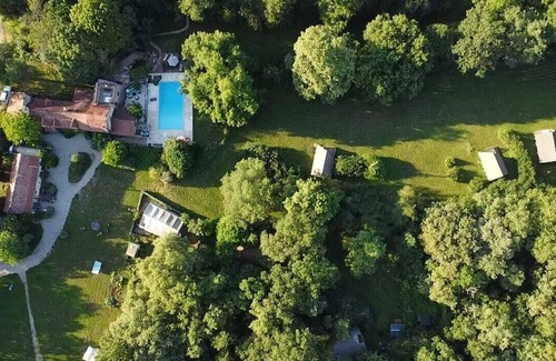Loze House | Gite sleeps 4/5 with uninterrupted view of the pool