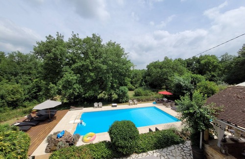 Loze House | Gite sleeps 4/5 with uninterrupted view of the pool