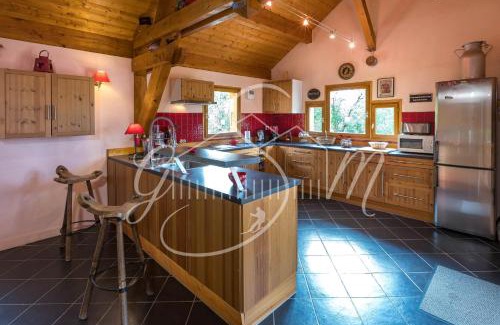 Saint-Jean-Saint-Nicolas Ski Chalet | Gite&Spa le Montagnard