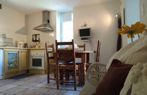 Saint-Jean-de-Valeriscle Apartment | Gîte "The Sun of the South" - 2 people