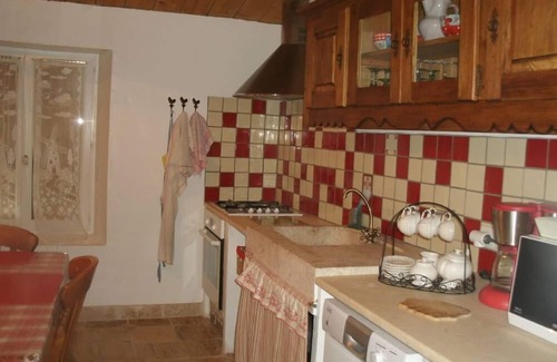 Montjustin Apartment | Gîte Vacance pleine nature located in the Lubéron nature reserve.