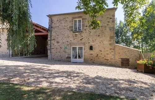 Vieillevigne Cottage | Gite Vieillevigne, 2 bedrooms, 5 persons