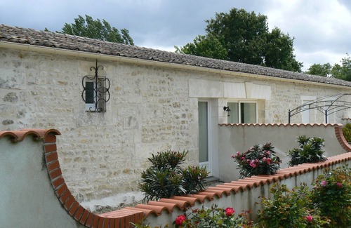 Montpellier de Medillan House | Gite with swimming pool 15 minutes from the ocean