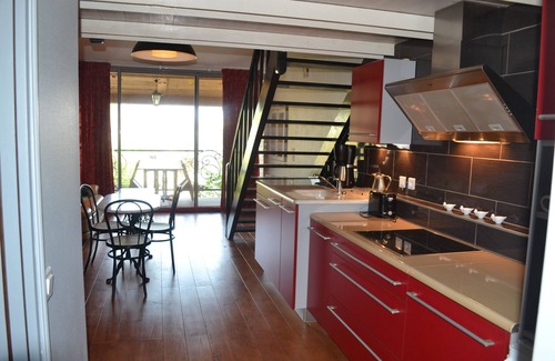 Prisse-la-Charriere Cottage | GITE WITH COVERED AND HEATED POOL (3 STARS)