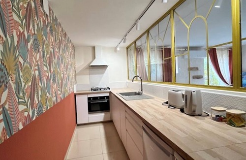 Pernes-les-Fontaines Apartment | Gite with private pool 1000m2 park in the Provencal countryside for family or friends