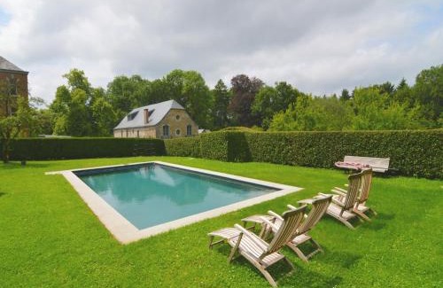 Haut-Bois House | Gite with swimming pool situated in wonderful castle grounds in Gesves
