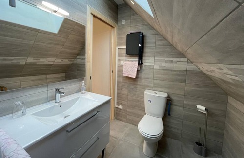 Ygrande Cottage | Gite Ygrande, 2 bedrooms, 4 persons