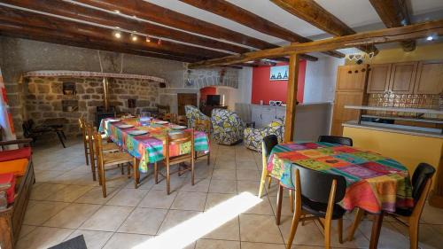 Albaret-le-Comtal House | Gites de france 11 personnes au teil