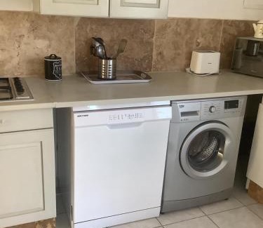 Roujan Villa | Gites de Lyse avec Jacuzzi