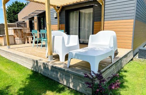 Mosnes House | Gites-domainedupin, cottage Bain Nordique PRIVÉ