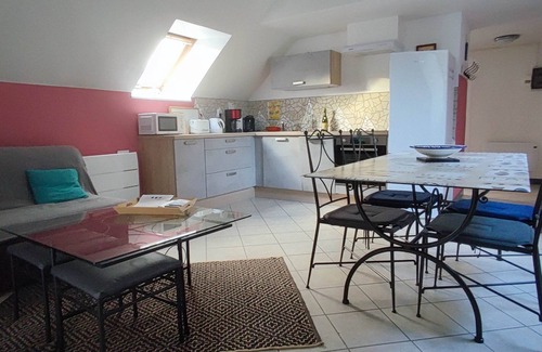 Pludual House | Gîtes "Les Agapanthes" in the countryside 10 minutes from the coast, Pets welcome