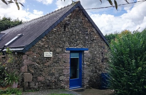 Pludual House | Gîtes "Les Sternes" in the countryside 10 minutes from the coast, Pets welcome