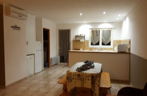 Mouries Villa | Gites Lou-Cabanoun. Well-being. Pool and pool house (massage) up to 8 people