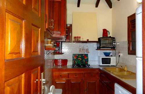 Saint-Francois Cottage | GIVE ANOTHER SENSE TO YOUR STAY WITH THE GITE "HIBISCUS"