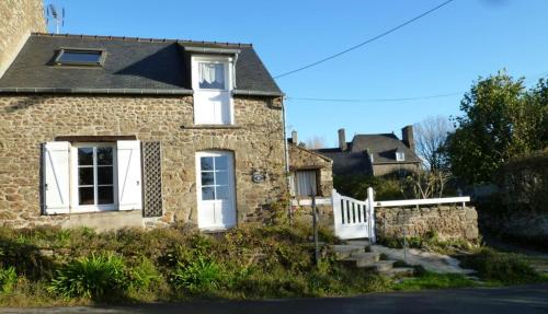Saint-Coulomb Bed & Breakfast | GIVERNY COTTAGE