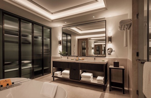 Sheikh Zayed City Hotel | Giza Palace