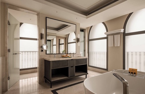 Sheikh Zayed City Hotel | Giza Palace