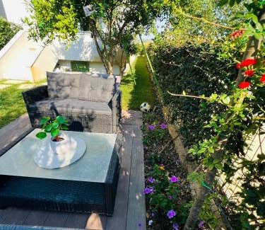 Qerek Apartment | Gjiri i Lalezit Vala Mar Apartment with garden