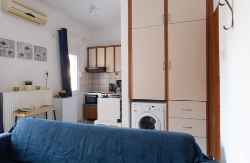 Larissa Apartment | Gk Suites , in the Centre of Town With the View of Saint Constantin Church