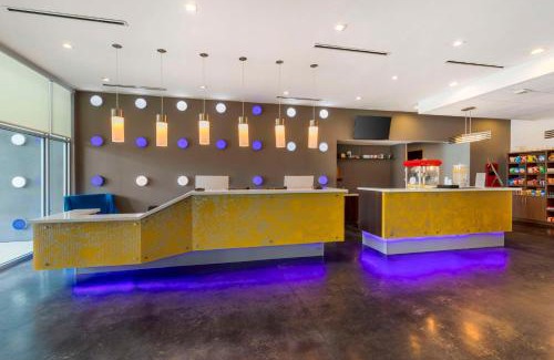 DeSoto Hotel | GLō Best Western Dallas South DeSoto