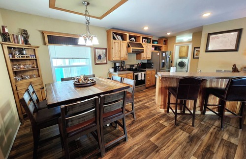 East Glacier Park Village House | Glacier Corner: Enhance Your Adventure