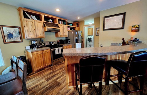 East Glacier Park Village House | Glacier Corner: Enhance Your Adventure