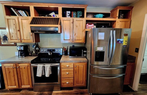 East Glacier Park Village House | Glacier Corner: Enhance Your Adventure