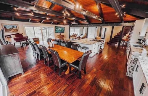 Upper Squamish Cabin | Glacier Valley Farm