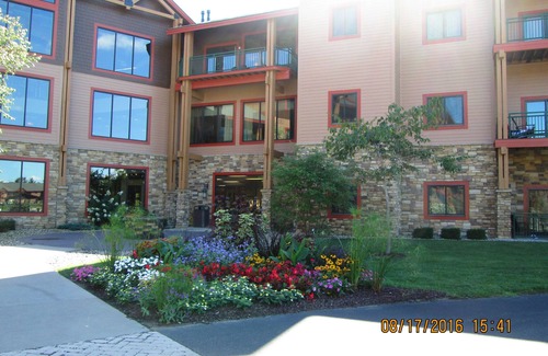 Lake Delton Condo | GLACIER CANYON DAYS AVAILABLE