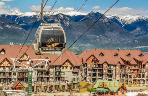 Golden Hotel | Glacier Mountaineer Lodge