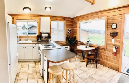 Kachemak Cabin | Glacier View Cabins