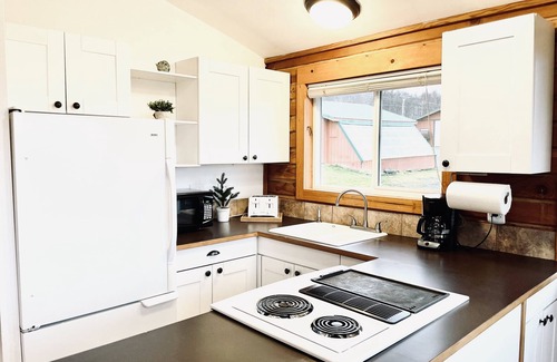 Kachemak Cabin | Glacier View Cabins