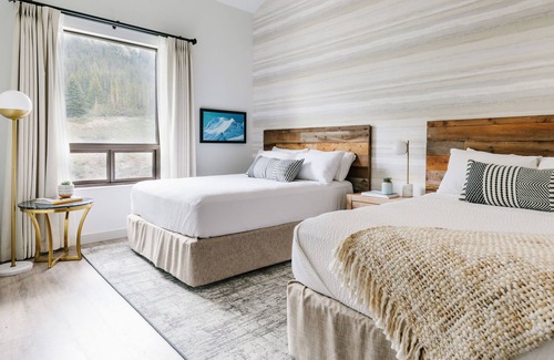 Jasper National Park South Entrance Hotel | Glacier View Lodge