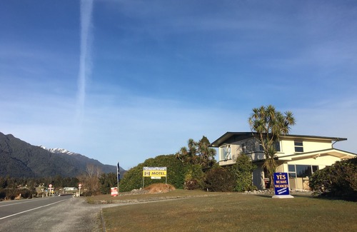 Franz Josef Glacier Hotel | Glacier View Motel - Franz Josef