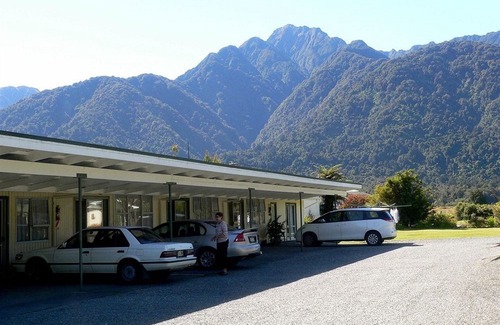 Franz Josef Glacier Hotel | Glacier View Motel - Franz Josef
