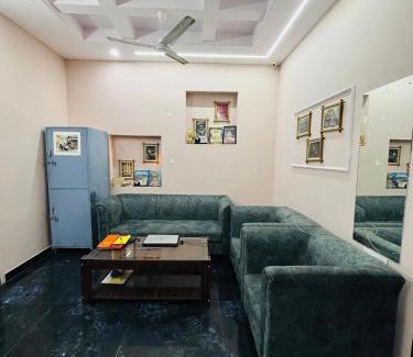 Civil Lines Bed & Breakfast | Glad Villa by Cozystays