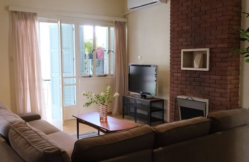 City Centre Apartment | Gladstone 1 Bedroom Apartment