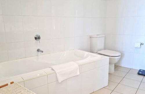 Wallaroo Apartment | Glam Apartment 21