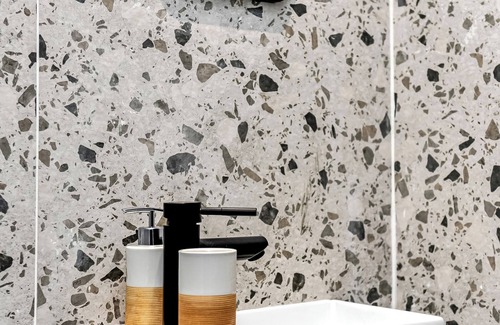 Peckham Apartment | Glam Compact Studio with Chic Kitchenette