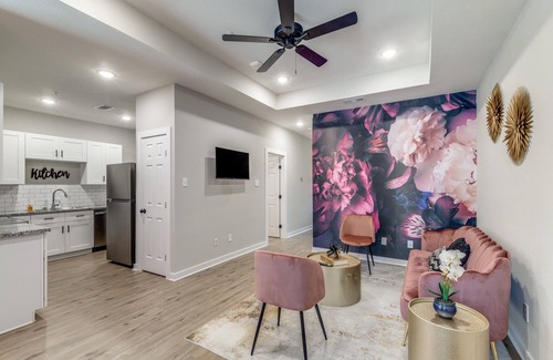 Barker House | Glam luxury lifestyle within Houston!