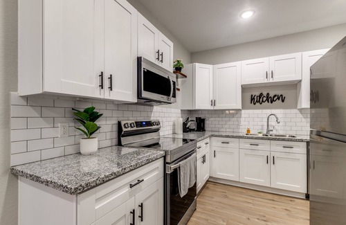 Barker House | Glam luxury lifestyle within Houston!