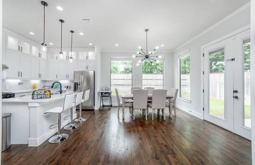 West Dallas House | Glam Paradaise 5BRs Home in Downtown Dallas