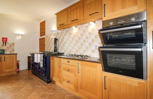 Forfar Cottage | GLAMIS HOUSE, pet friendly, character holiday cottage in Forfar