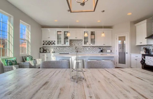 Ken Caryl House | Glamorous 4BR House Perfect for Families & Groups