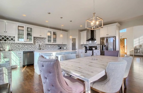 Ken Caryl House | Glamorous 4BR House Perfect for Families & Groups